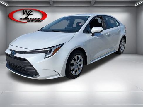 Used 2025 Toyota Corolla LE w/ Convenience Package FWD image 9