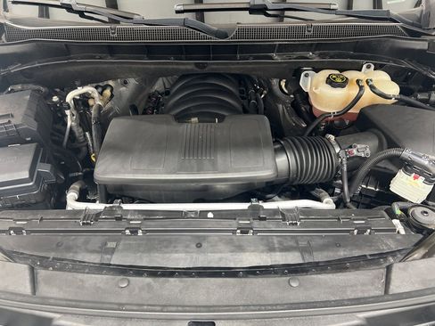 Used 2023 Chevrolet Suburban Z71 w/ Luxury Package image 28