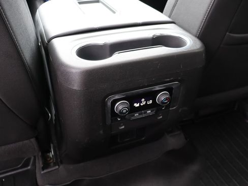 Used 2022 Chevrolet Tahoe Z71 w/ Luxury Package image 46