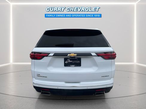 Used 2023 Chevrolet Traverse Premier image 11
