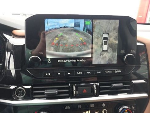 Certified 2024 Nissan Pathfinder Platinum image 18