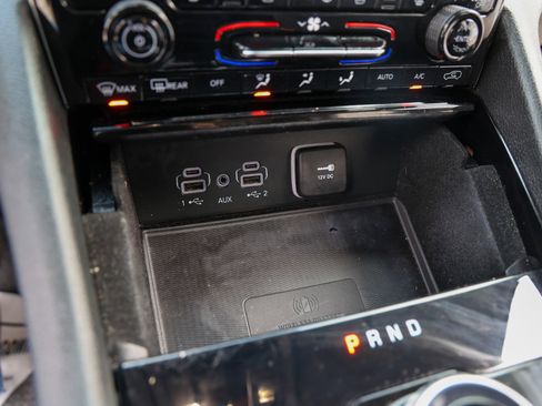 Used 2022 Jeep Grand Cherokee L Limited w/ Luxury Tech Group II image 24