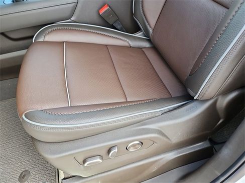 New 2026 GMC Sierra 1500 Denali w/ Denali Reserve Package image 16