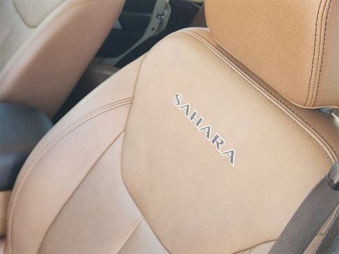 Used 2017 Jeep Wrangler Unlimited Sahara w/ Connectivity Group image 16