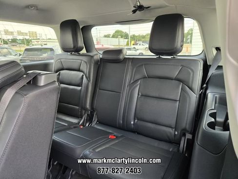 New 2027 Lincoln Navigator Premiere RWD image 10