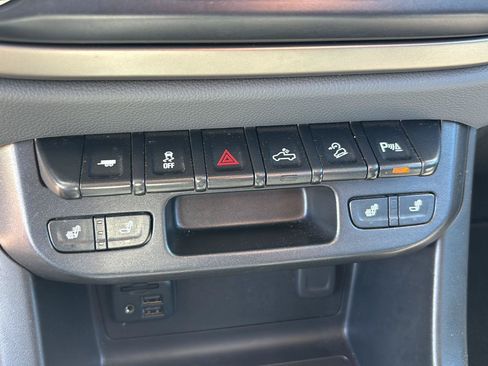 Used 2020 Chevrolet Colorado Z71 AWD/4WD image 24