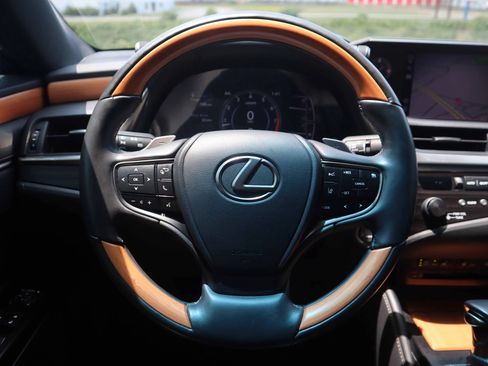 Used 2020 Lexus ES 350 w/ Accessory Package FWD image 16