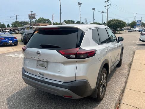 Used 2021 Nissan Rogue SV FWD image 4