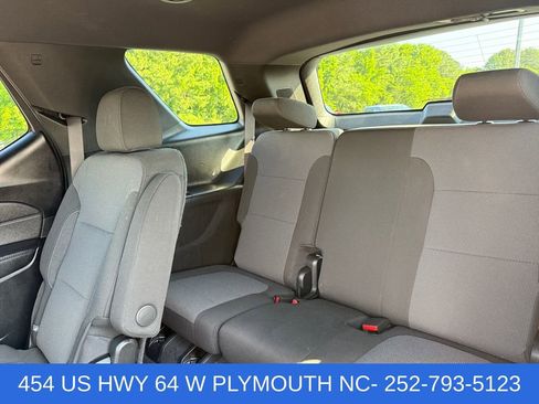 Used 2023 Chevrolet Traverse LT FWD image 20