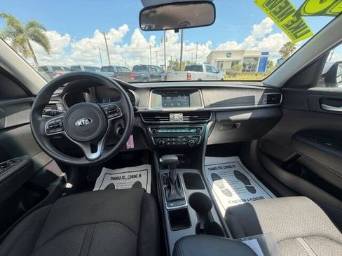 Used 2018 Kia Optima LX FWD image 8