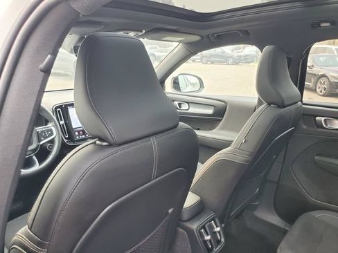 Used 2026 Volvo XC40 B5 Ultra w/ Climate Package AWD/4WD image 27