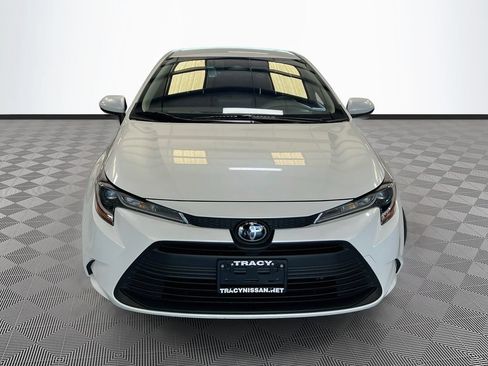Used 2026 Toyota Corolla LE FWD image 2