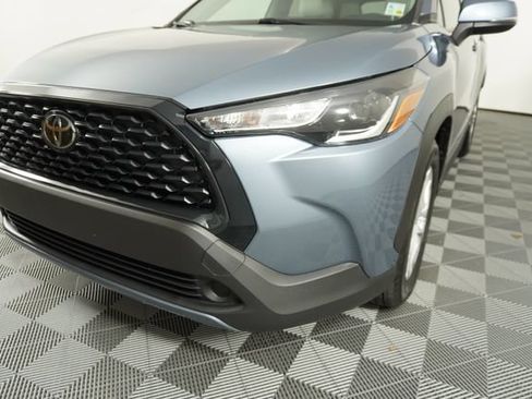 Used 2023 Toyota Corolla Cross LE FWD image 11