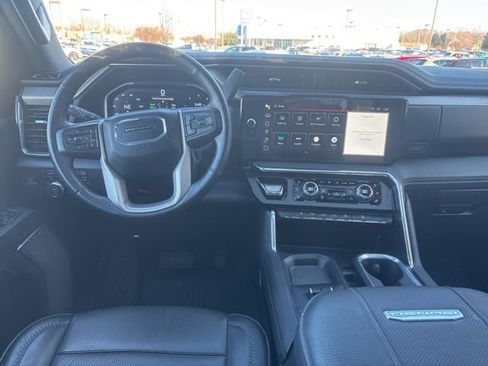 Used 2024 GMC Sierra 2500 Denali w/ Denali Reserve Package image 12