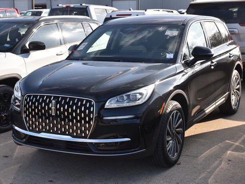 Used 2025 Lincoln Corsair Reserve w/ Towing Package image 2