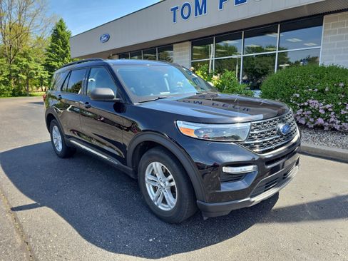 Used 2022 Ford Explorer XLT w/ Equipment Group 202A AWD/4WD image 1