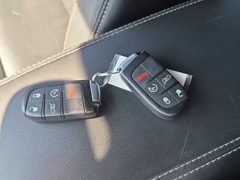 Used 2015 Jeep Grand Cherokee Limited AWD/4WD image 35