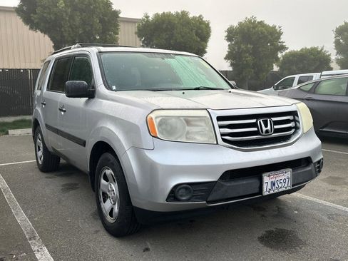 Used 2015 Honda Pilot LX image 2