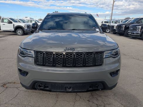 Used 2020 Jeep Grand Cherokee Laredo image 9