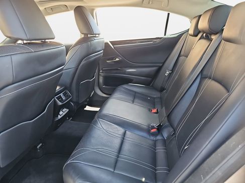 Used 2020 Lexus ES 350 w/ Luxury Package FWD image 21