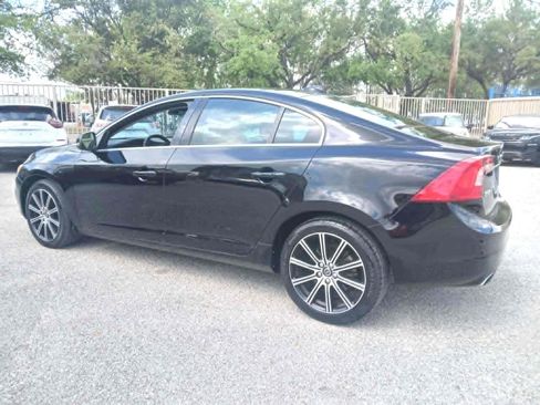 Used 2018 Volvo S60 T5 Inscription Platinum image 5