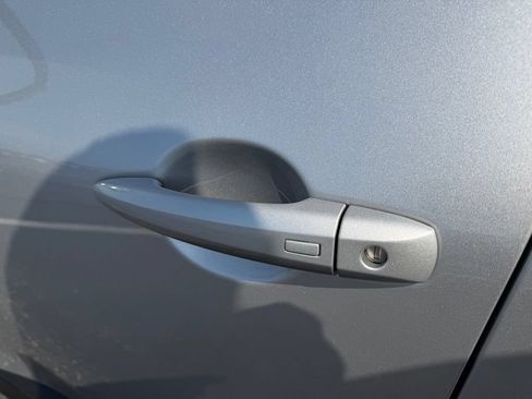 Used 2024 Nissan Rogue SV w/ SV Premium Package FWD image 3