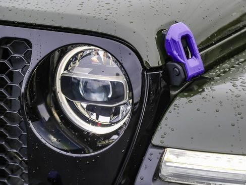 Used 2021 Jeep Gladiator Willys image 5