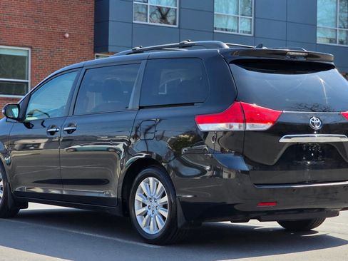 Used 2013 Toyota Sienna Limited w/ Premium Pkg AWD/4WD image 6