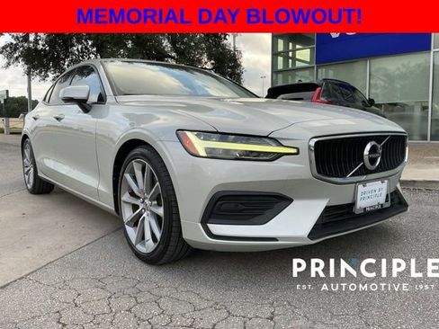 Used 2020 Volvo S60 T5 Momentum FWD image 1