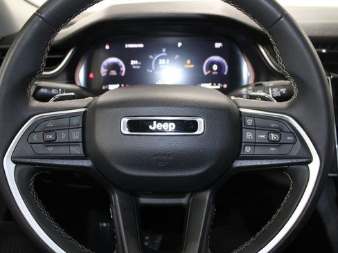 Used 2023 Jeep Grand Cherokee L Laredo image 37