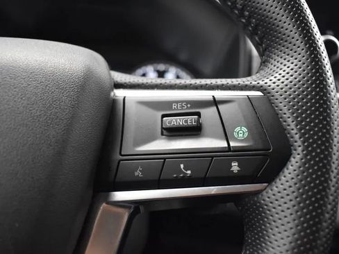 Used 2024 Mitsubishi Outlander FWD image 23