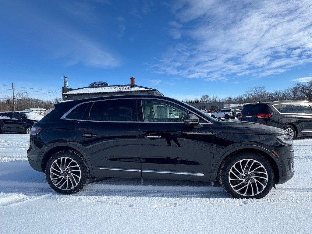 Used 2020 Lincoln Nautilus Reserve AWD/4WD image 4