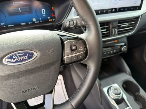 Used 2023 Ford Escape SE w/ PHEV Premium Package FWD image 40