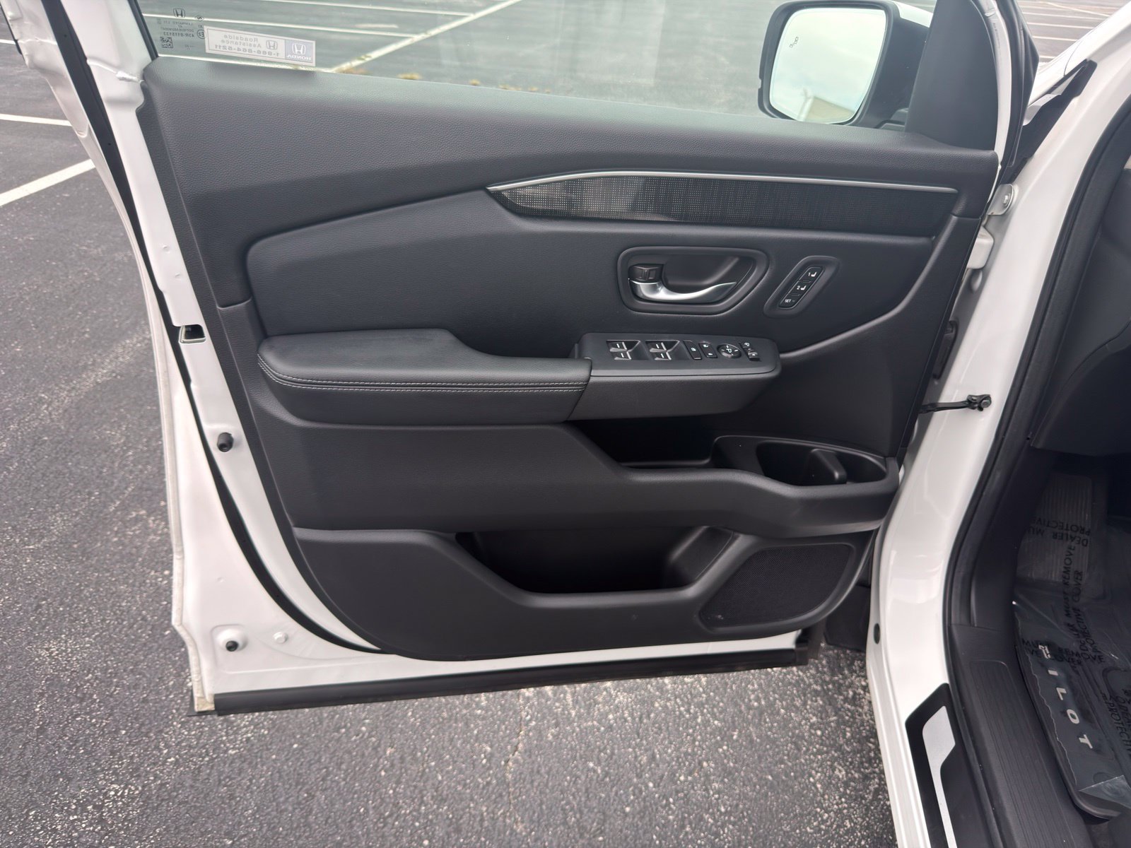 Used 2023 Honda Pilot Elite image 10