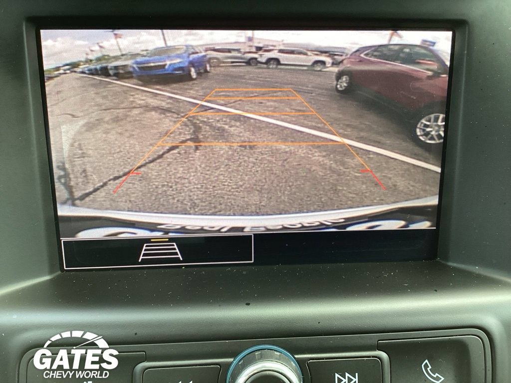 Used 2023 GMC Terrain SLE w/ Driver Convenience Package FWD image 18