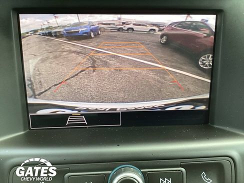 Used 2023 GMC Terrain SLE w/ Driver Convenience Package FWD image 18