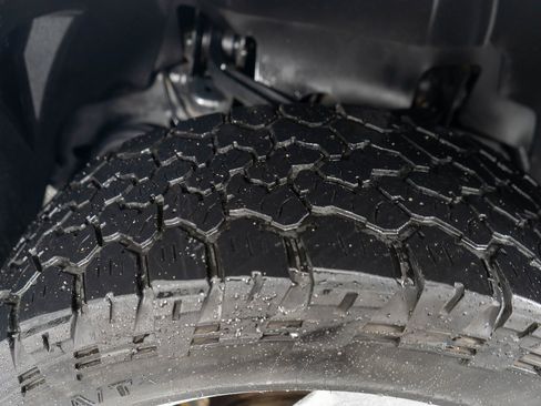 Used 2011 GMC Sierra 2500 SLT w/ SLT Convenience Package image 22