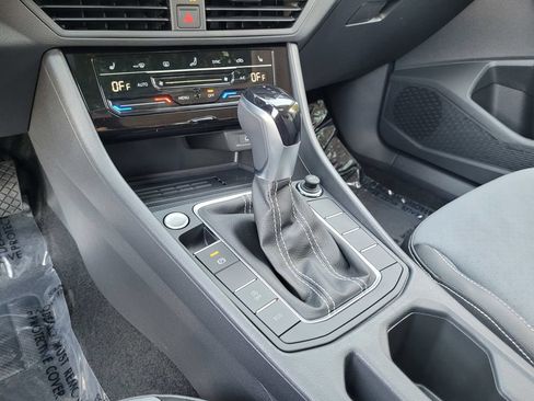 New 2026 Volkswagen Jetta SE FWD image 20