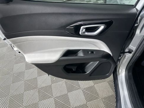 Used 2025 Jeep Compass Limited image 14