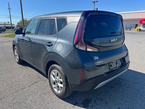 Used 2024 Kia Soul LX w/ Option Group 015 FWD image 3