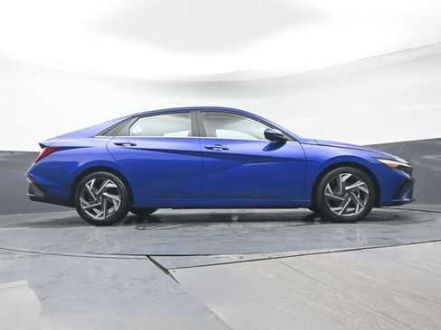Used 2024 Hyundai Elantra SEL w/ Convenience Package image 34