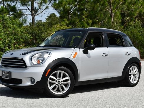 Used 2014 MINI Cooper Countryman FWD image 2