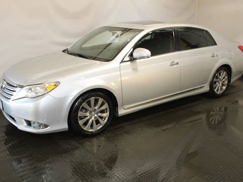 Used 2012 Toyota Avalon Limited image 2