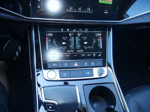 Used 2020 Audi Q8 Premium Plus w/ Premium Plus Package AWD/4WD image 34