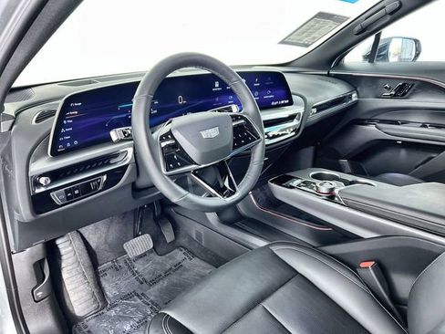 Used 2025 Cadillac Lyriq Luxury image 10