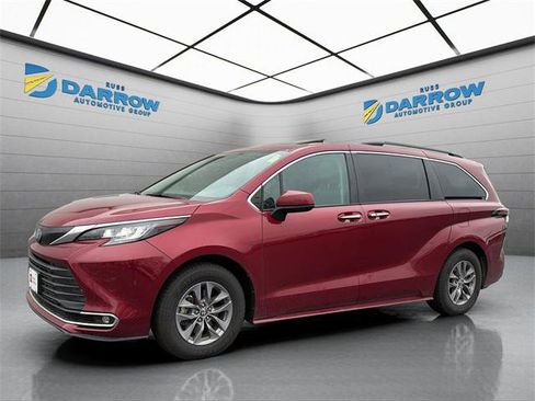 Certified 2023 Toyota Sienna XLE image 1