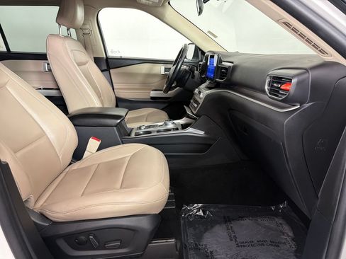 Used 2021 Ford Explorer XLT w/ Equipment Group 202A AWD/4WD image 20