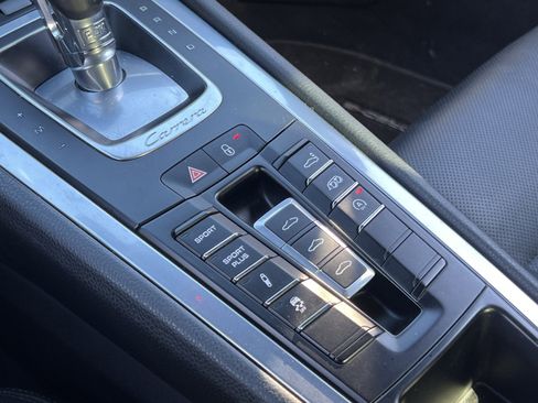 Used 2013 Porsche 911 Carrera 4S image 24