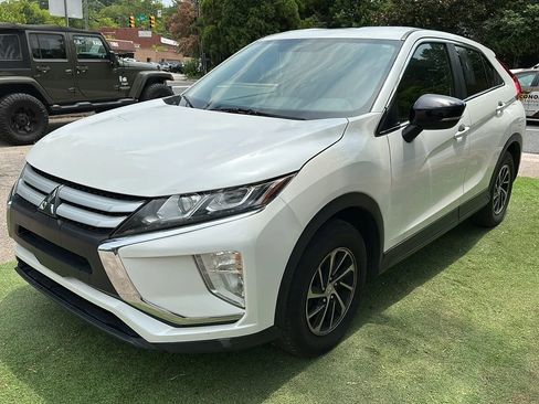 Used 2020 Mitsubishi Eclipse Cross ES FWD image 3