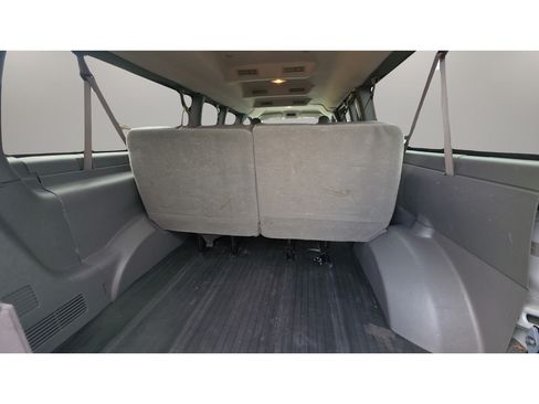 Used 2020 Chevrolet Express 3500 LS RWD image 19